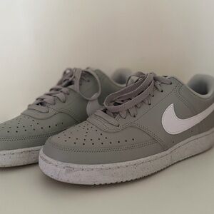 Nike Air Max Axis in Cool Grey and Igloo White